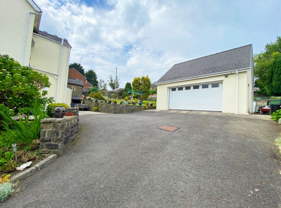 Images for Park Road, Hengoed, CF82 7LW EAID: BID:Ystrad-mynach-branch