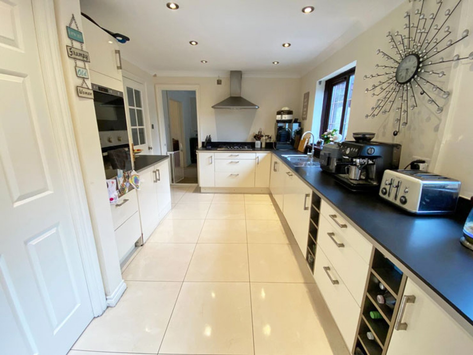 Images for Bron Las, Pen-Pedair-Heol, Hengoed, CF82 7TB EAID: BID:Ystrad-mynach-branch