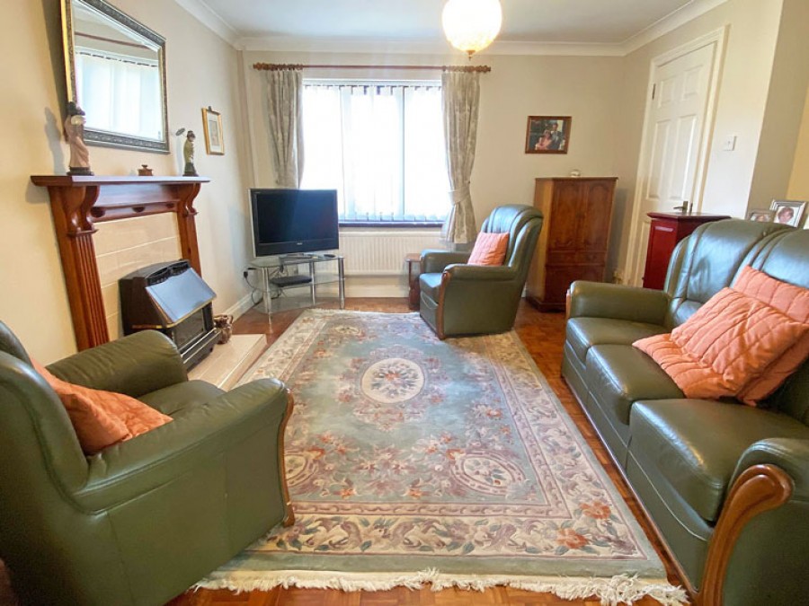 Images for Bron Las, Pen-Pedair-Heol, Hengoed, CF82 7TB EAID: BID:Ystrad-mynach-branch