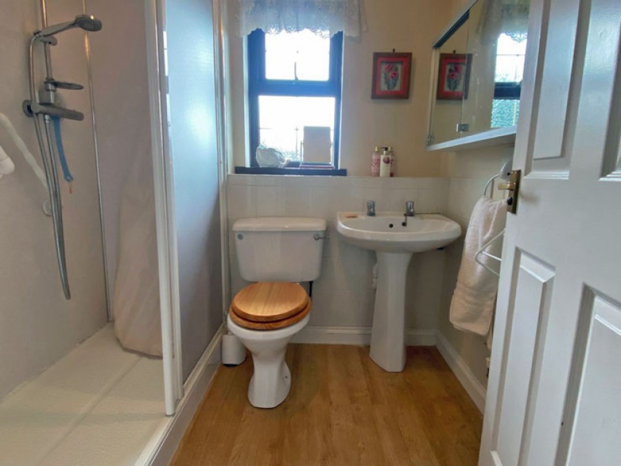 Images for Bron Las, Pen-Pedair-Heol, Hengoed, CF82 7TB EAID: BID:Ystrad-mynach-branch