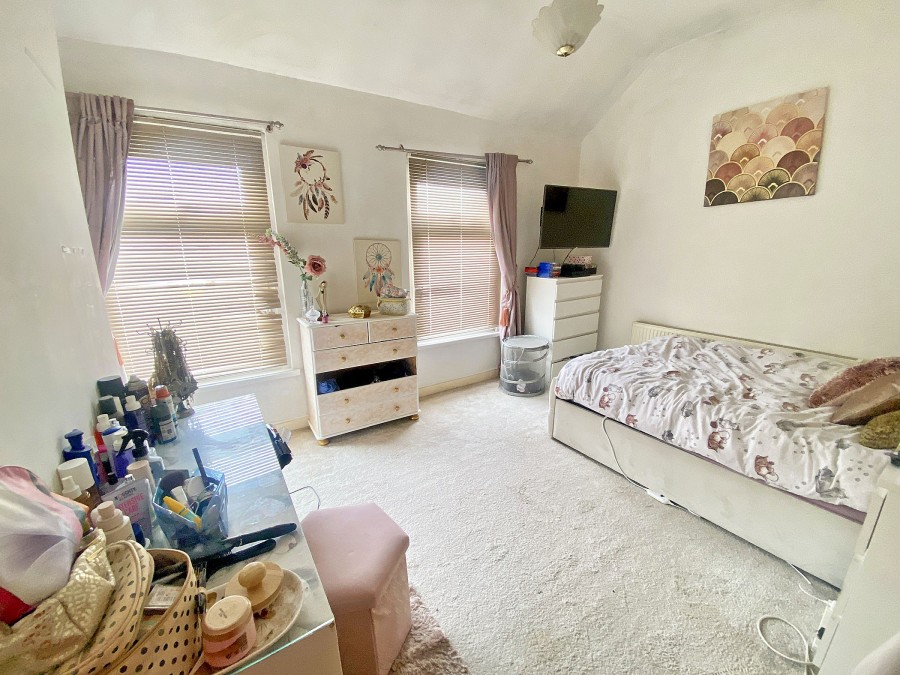 Images for Cefn Road, Hengoed, CF82 7NB EAID: BID:Ystrad-mynach-branch