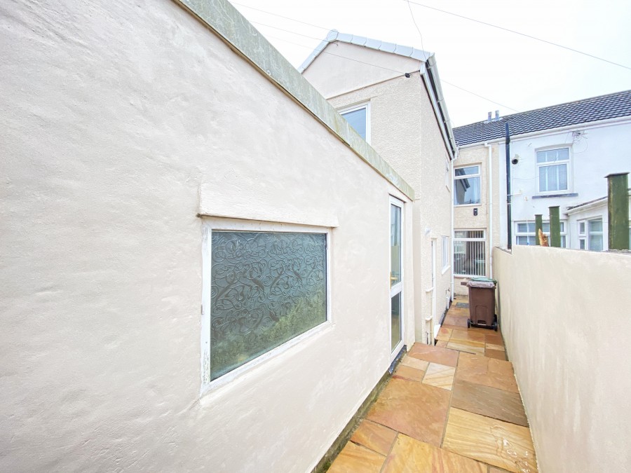 Images for Central Street, Ystrad Mynach, Hengoed, CF82 7EL EAID: BID:Ystrad-mynach-branch