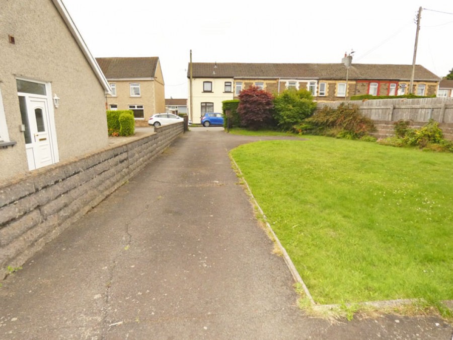 Images for Hengoed Road, Pen-Pedair-Heol, Hengoed, CF82 8BQ EAID: BID:Ystrad-mynach-branch