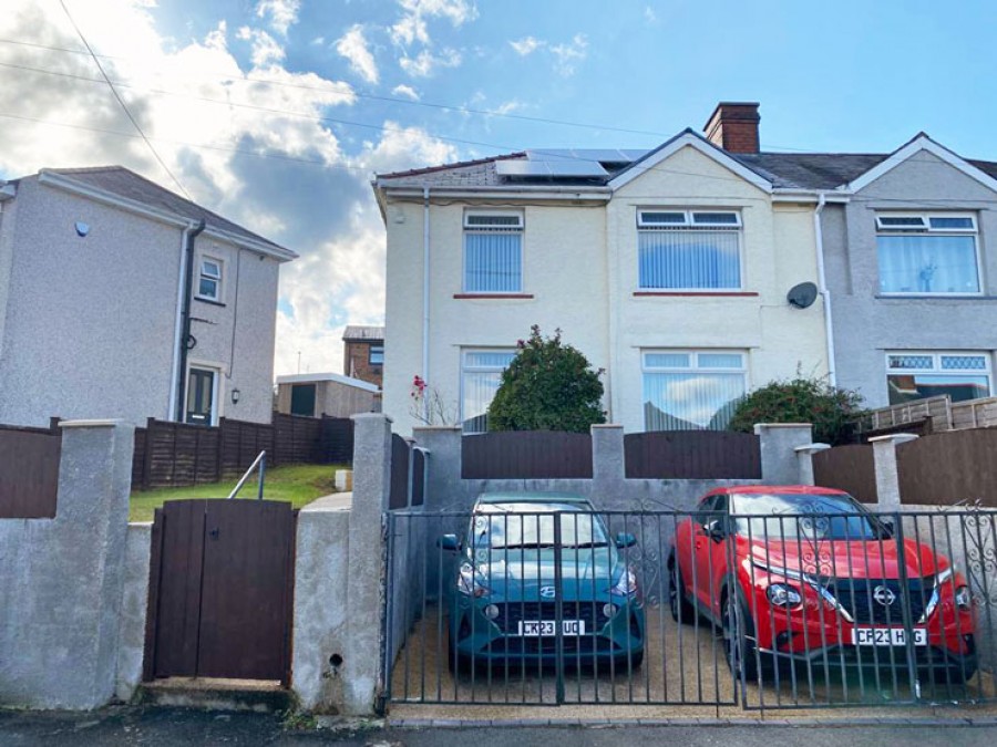 Images for Heolddu Crescent, Bargoed, CF81 8UR EAID: BID:Ystrad-mynach-branch